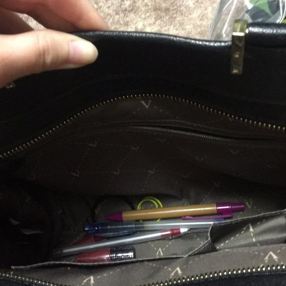 Vince Camuto hand bag with removable straps - Picture 3 of 5